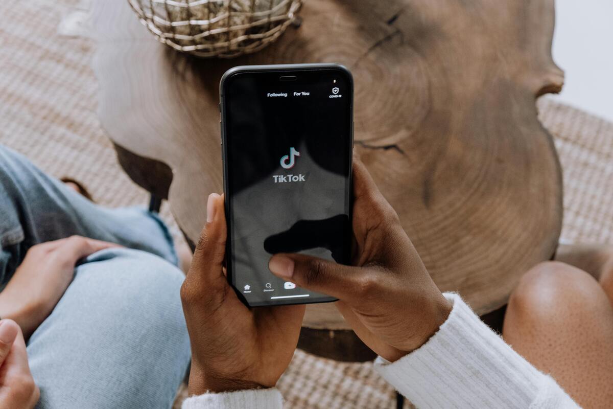 Como fazer o truque de organizar vídeos no TikTok